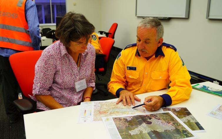 CRC researcher Tarnya Kruger and Community Engagement coordinator Tony Jarret discussing ways to prepare a community. Photo: Bushfire and Natural Hazards CRC. 
