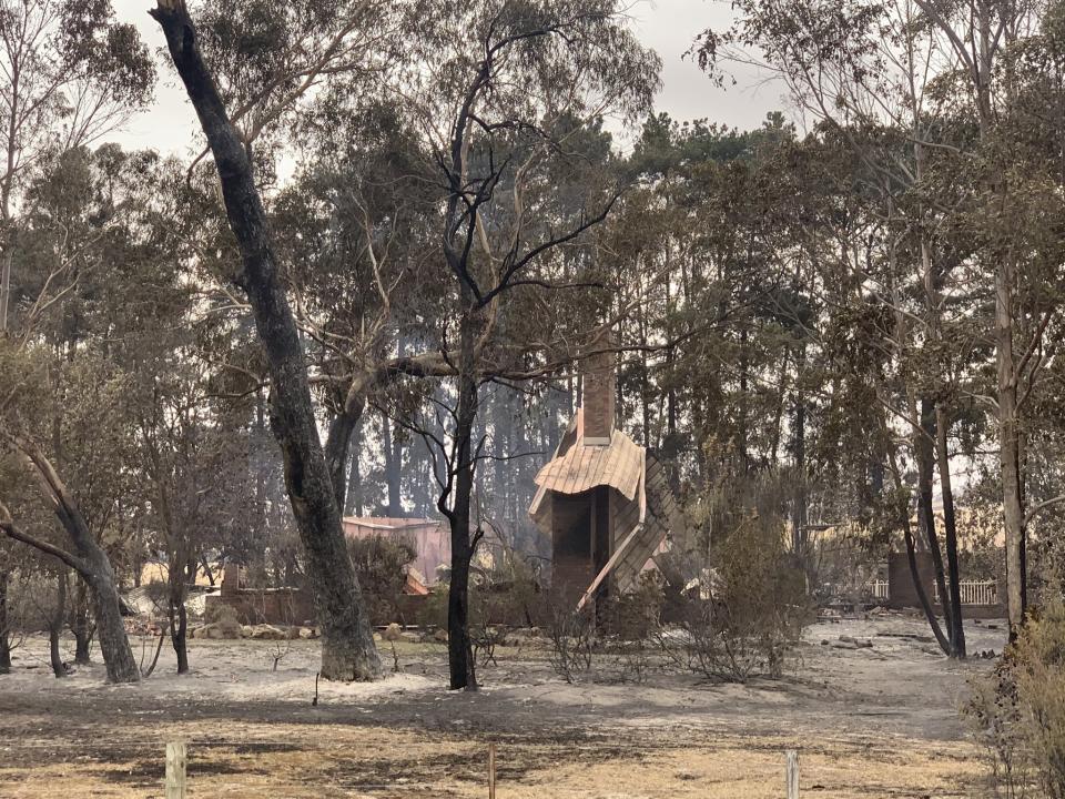 Bushfires tore through the town of Sarsfield in East Gippsland over 30–31 December 2019, destroying at least 12 homes. Photo: Brianna Travers.
